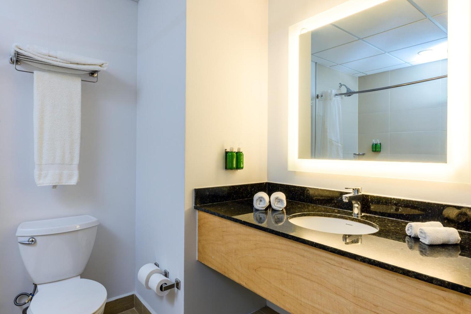 Express By Ihg Hotel 4*
