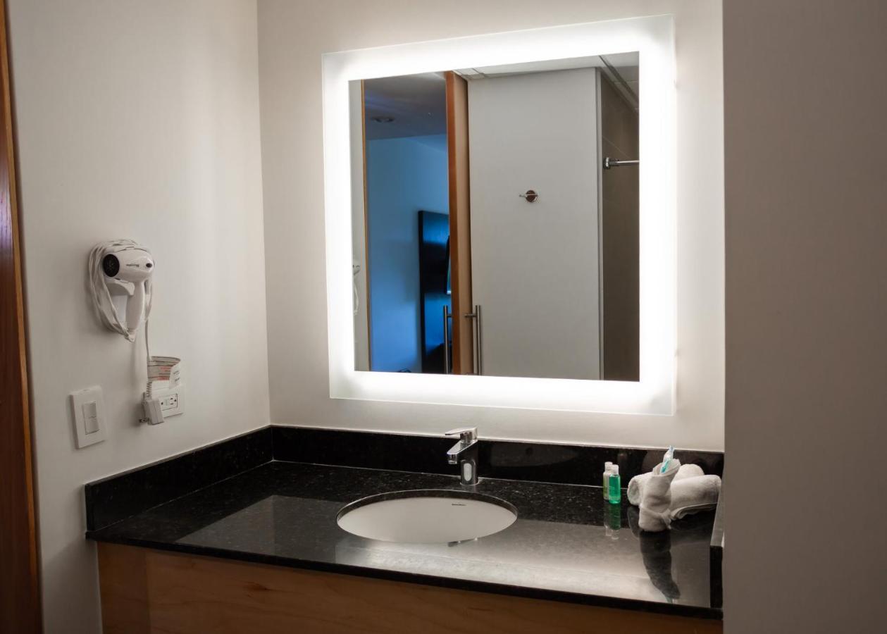 Express By Ihg Hotel