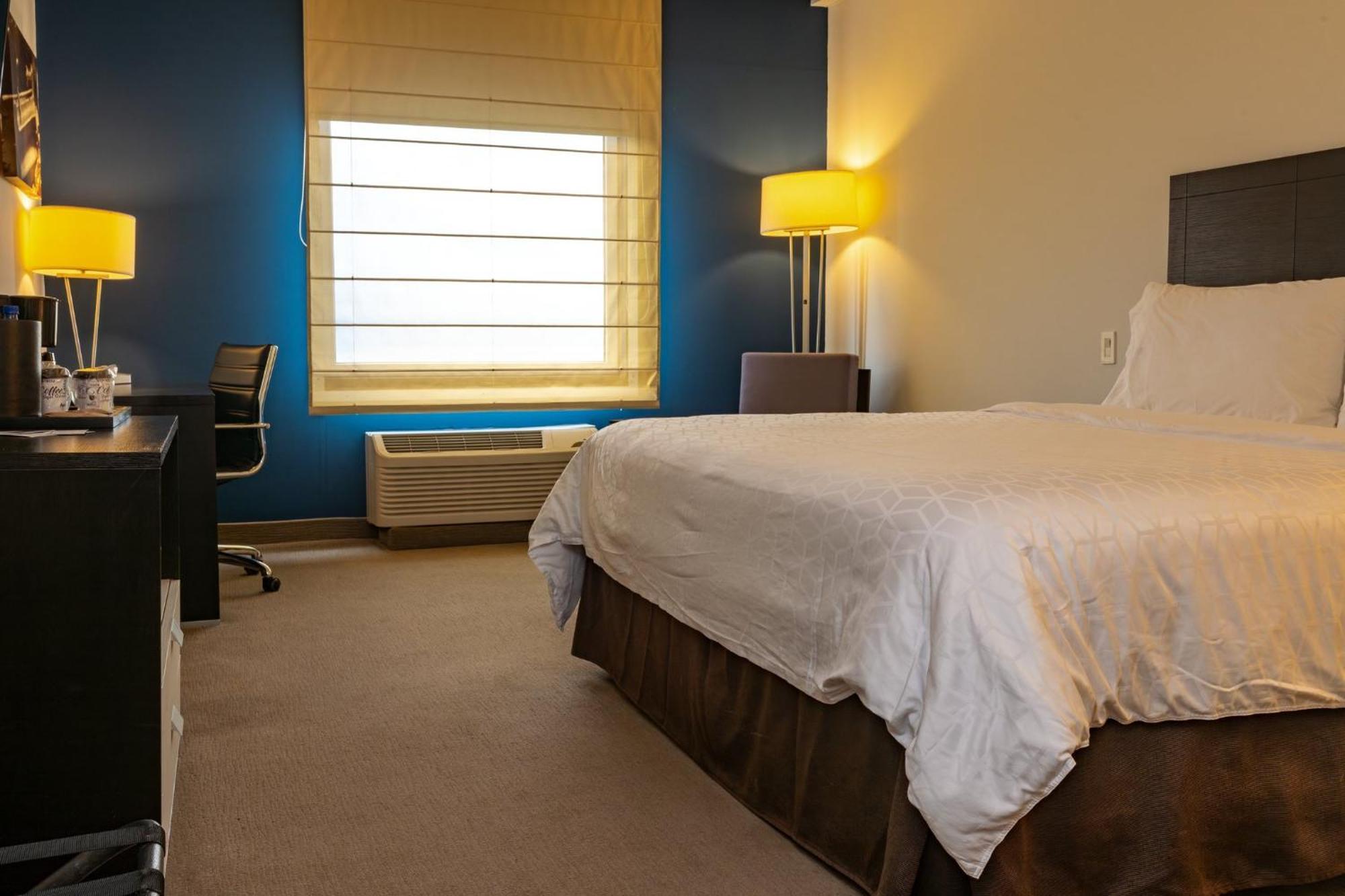 Express By Ihg 4*