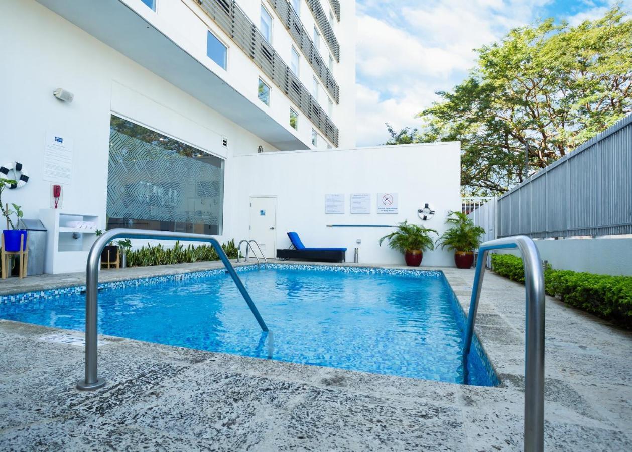 Express By Ihg 4*