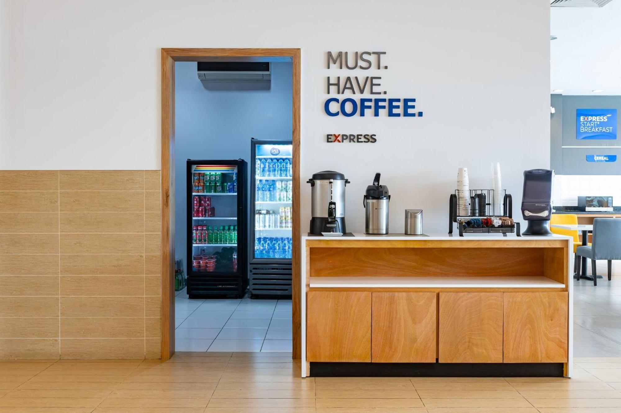 Express By Ihg Hotel 4*
